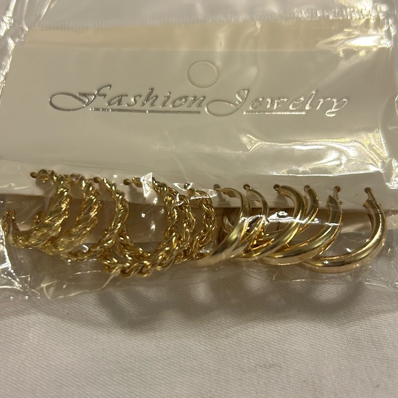 NWT, 1 “ golden hoops, set of 6 pairs, see pics - Picture 2 of 3